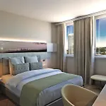 Frankfurt Airport By Ihg Hotel 4*