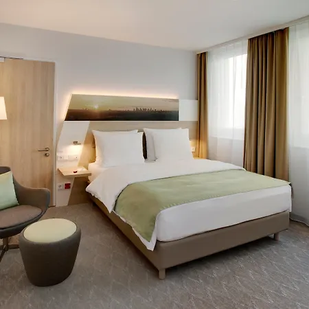 Hotel Frankfurt Airport By Ihg 4*