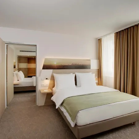 Frankfurt Airport By Ihg 4*
