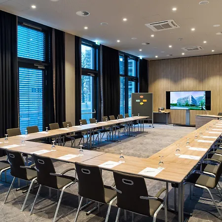 Frankfurt Airport By Ihg Hotel 4*