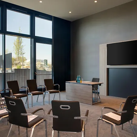 Hotel Frankfurt Airport By Ihg 4*