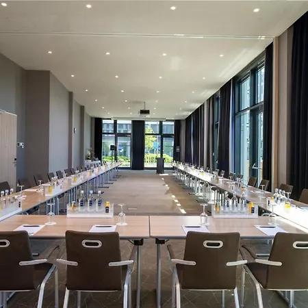Отель Holiday Inn Frankfurt Airport By Ihg Франкфурт-на-Майне