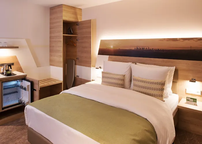 Frankfurt Airport By Ihg מלון 4*