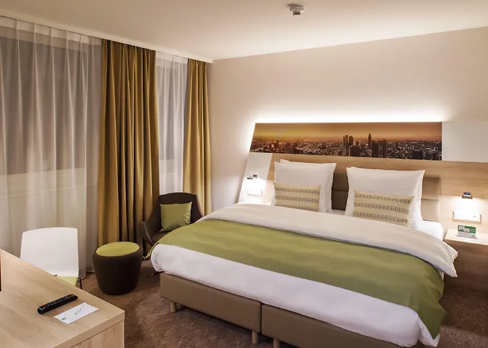 מלון Frankfurt Airport By Ihg 4*