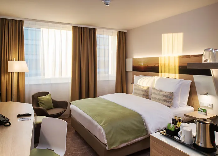 מלון Frankfurt Airport By Ihg 4*