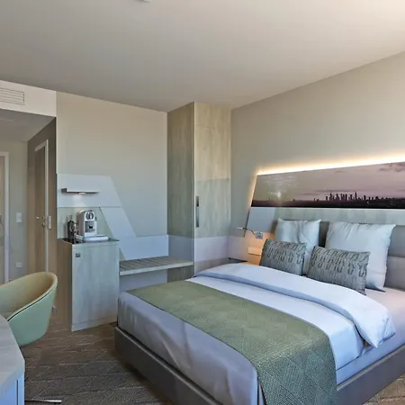 Hotel Frankfurt Airport By Ihg