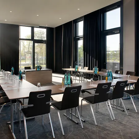 Hotel Frankfurt Airport By Ihg 4*