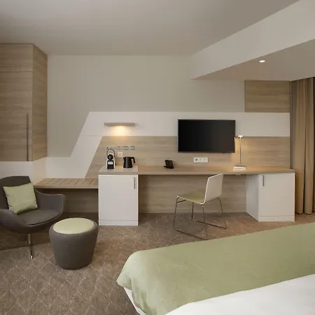 Frankfurt Airport By Ihg 4*