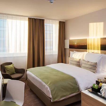 Hotel Frankfurt Airport By Ihg 4*