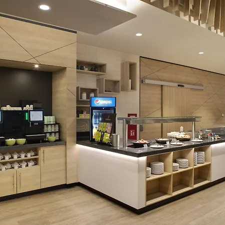 Frankfurt Airport By Ihg 4*