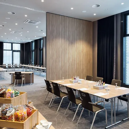 Hotel Frankfurt Airport By Ihg 4*