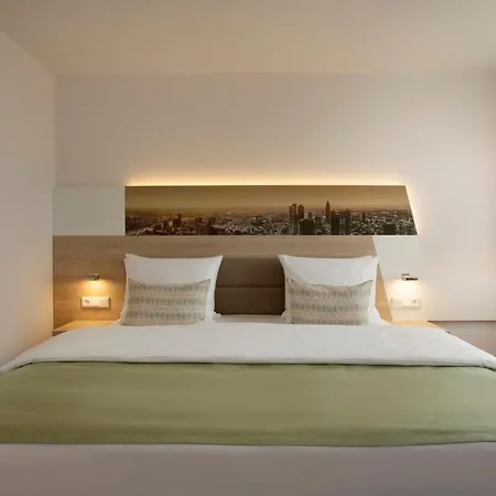 Hotel Frankfurt Airport By Ihg 4*