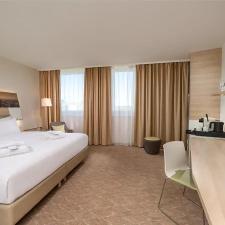 Hotel Frankfurt Airport By Ihg Frankfurt am Main