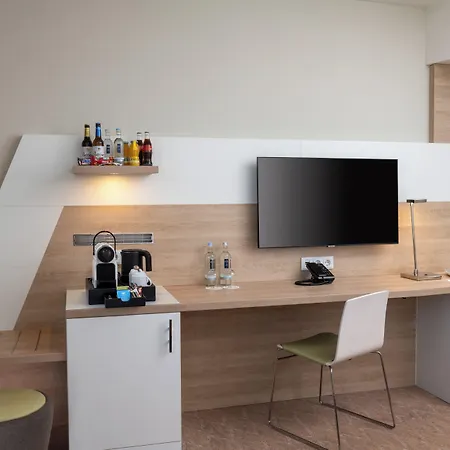 Frankfurt Airport By Ihg 4*