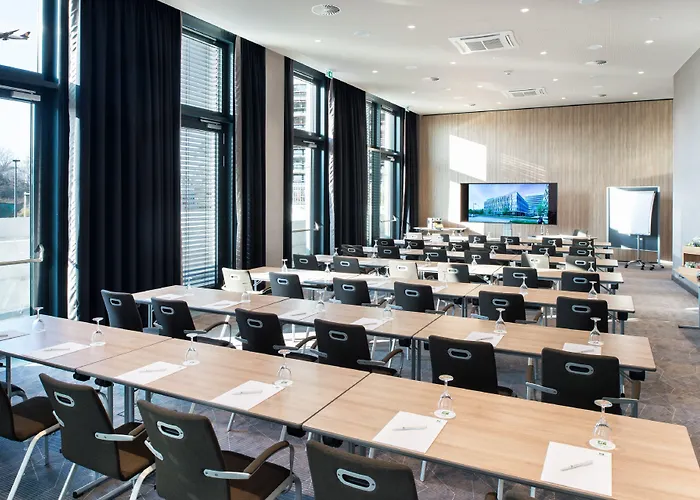 Frankfurt Airport By Ihg 4*