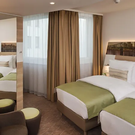 Frankfurt Airport By Ihg Hotel 4*