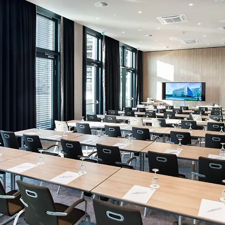 Frankfurt Airport By Ihg 4*