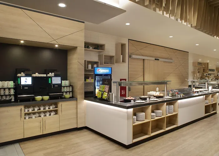 Frankfurt Airport By Ihg 4*