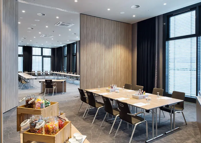 Otel Frankfurt Airport By Ihg 4*