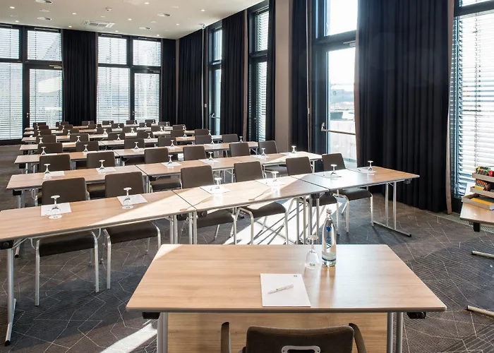 Frankfurt Airport By Ihg Otel 4*